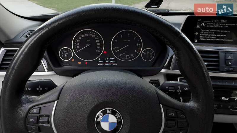Седан BMW 3 Series 2015 в Запоріжжі