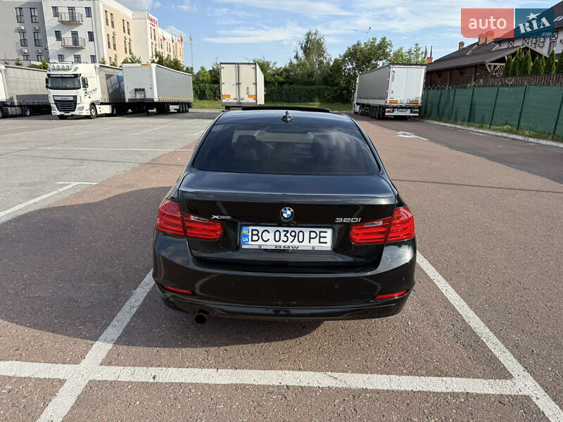 Седан BMW 3 Series 2015 в Львові