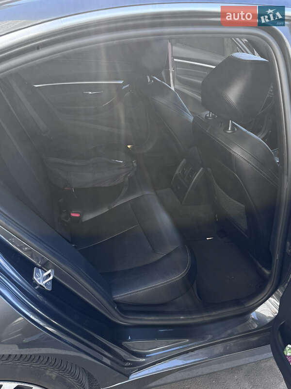 Седан BMW 3 Series 2017 в Києві