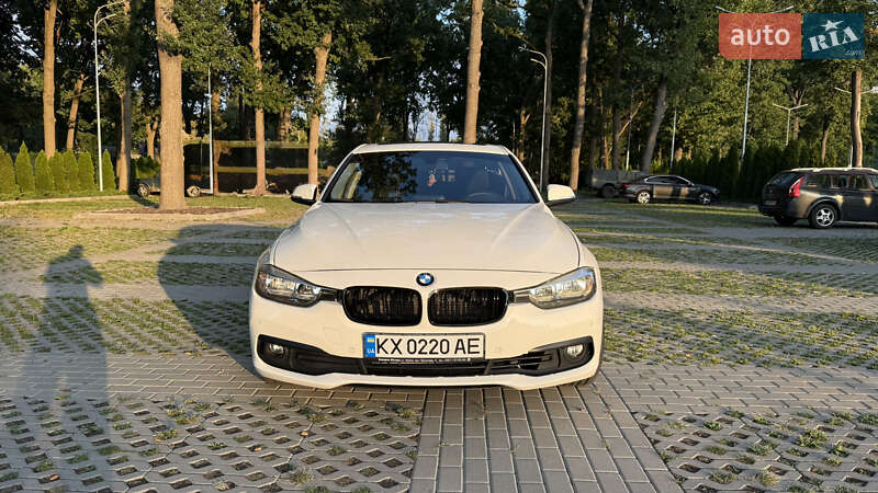 Седан BMW 3 Series 2016 в Киеве