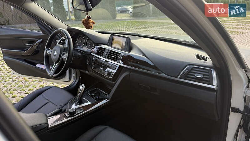 Седан BMW 3 Series 2016 в Киеве