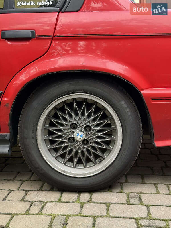 Седан BMW 3 Series 1986 в Киеве