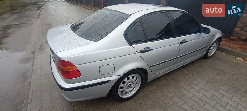 Седан BMW 3 Series 2004 в Киеве