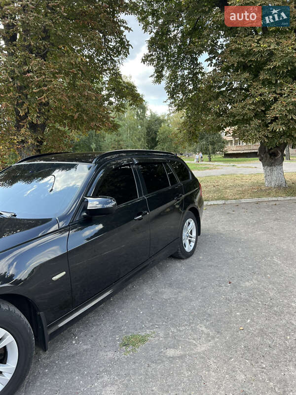Универсал BMW 3 Series 2010 в Захарьевке