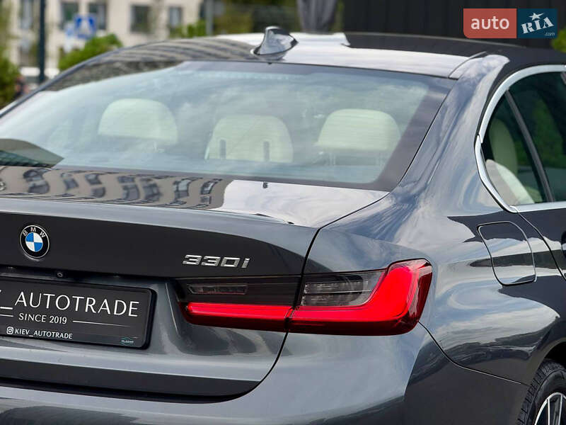 Седан BMW 3 Series 2019 в Киеве