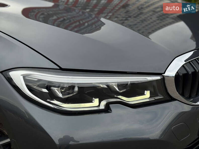 Седан BMW 3 Series 2019 в Киеве