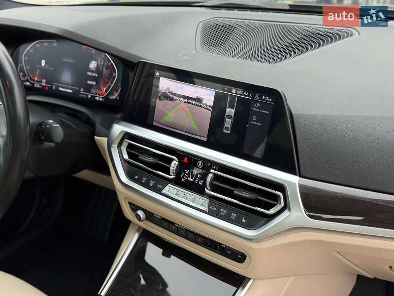 Седан BMW 3 Series 2019 в Киеве