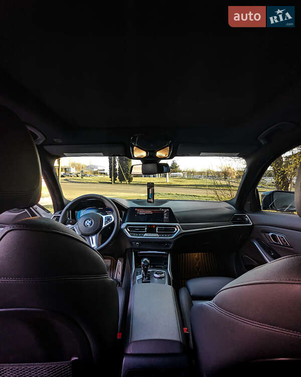 Седан BMW 3 Series 2019 в Ровно