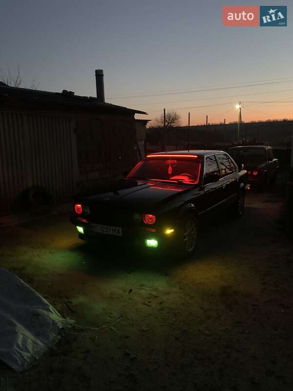 Седан BMW 3 Series 1989 в Тарутине фото 6 Седан BMW 3 Series 1989 в Тарутине