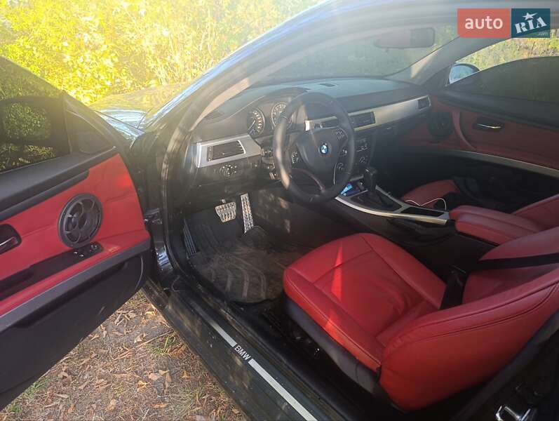 Купе BMW 3 Series 2009 в 