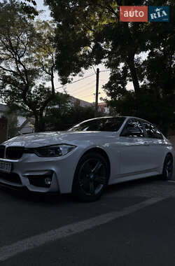 Седан BMW 3 Series 2015 в Одессе
