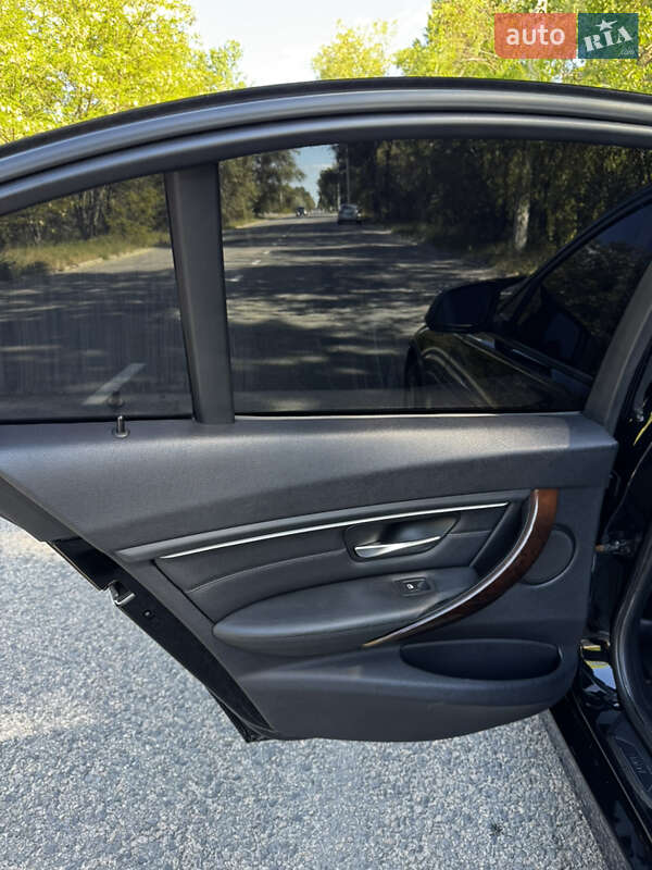 Седан BMW 3 Series 2013 в Каменском