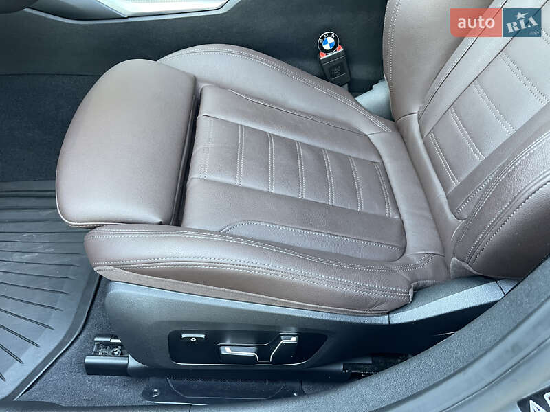 Седан BMW 3 Series 2024 в Черновцах