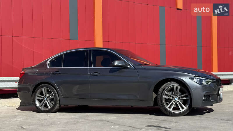 Седан BMW 3 Series 2017 в Киеве