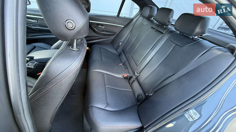 Седан BMW 3 Series 2017 в Киеве