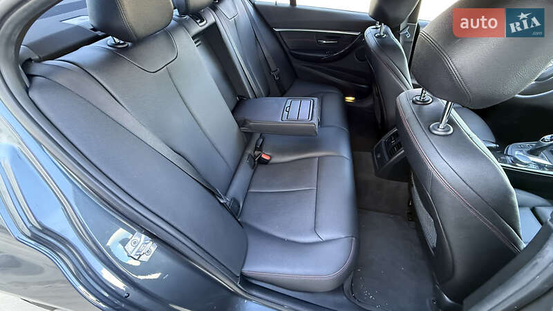 Седан BMW 3 Series 2017 в Киеве