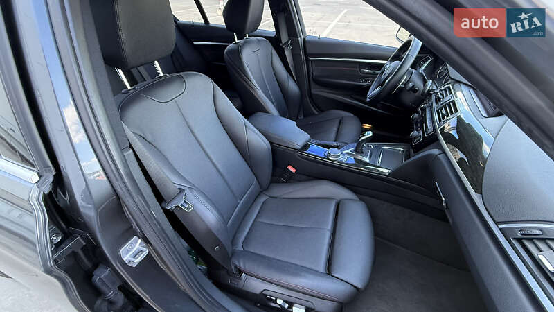 Седан BMW 3 Series 2017 в Киеве