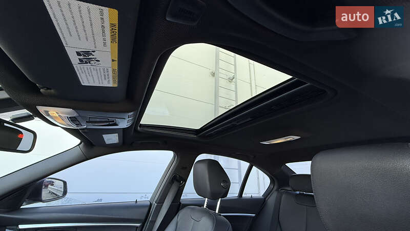 Седан BMW 3 Series 2017 в Киеве