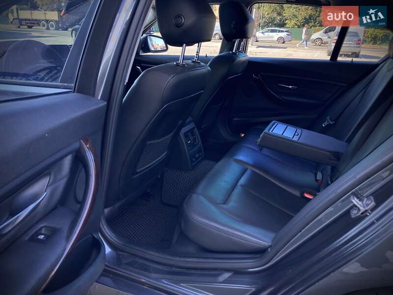 Седан BMW 3 Series 2015 в Києві
