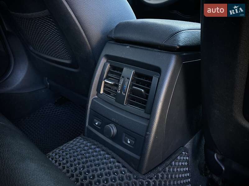 Седан BMW 3 Series 2015 в Києві