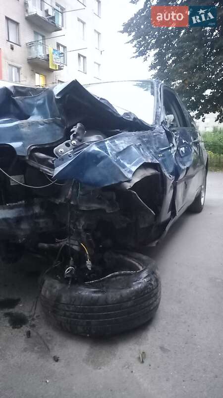 Купе BMW 3 Series 2002 в Гнивани