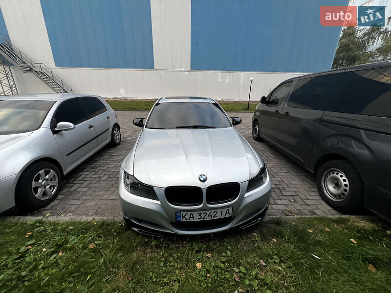 Седан BMW 3 Series 2010 в Сумах
