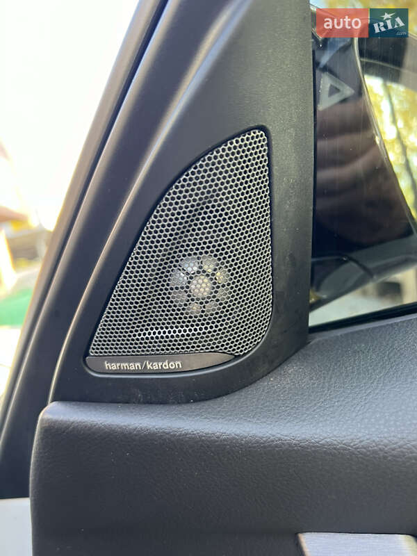 Седан BMW 3 Series 2018 в Первомайську фото 15 Седан BMW 3 Series 2018 в Первомайську