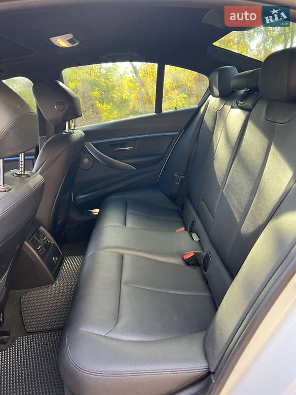 Седан BMW 3 Series 2018 в Первомайську фото 26 Седан BMW 3 Series 2018 в Первомайську