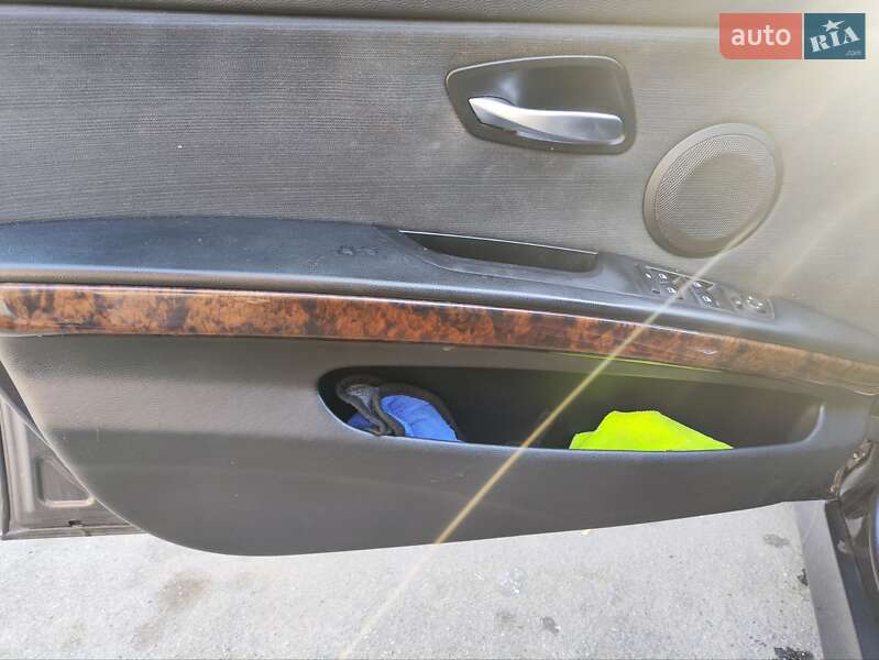 Седан BMW 3 Series 2006 в Новониколаевке фото 6 Седан BMW 3 Series 2006 в Новониколаевке