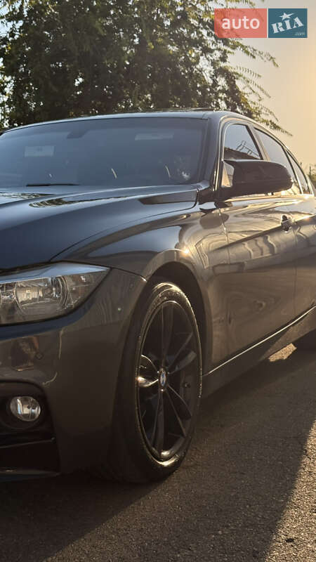 Седан BMW 3 Series 2015 в Белгороде-Днестровском фото 9 Седан BMW 3 Series 2015 в Белгороде-Днестровском