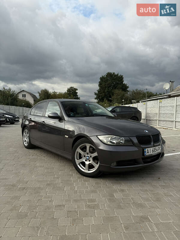 Седан BMW 3 Series 2005 в  фото Седан BMW 3 Series 2005 в