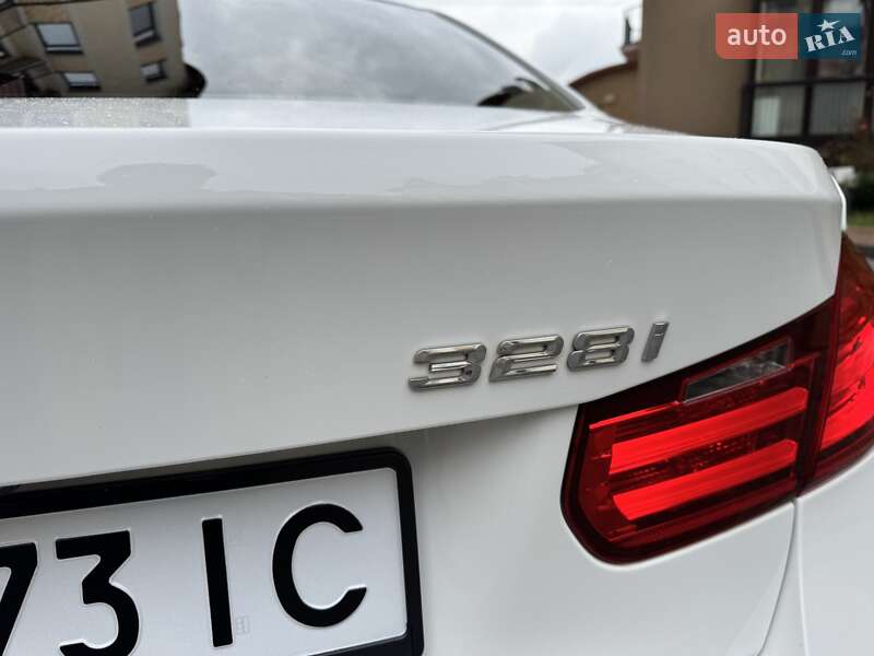 Седан BMW 3 Series 2015 в Києві