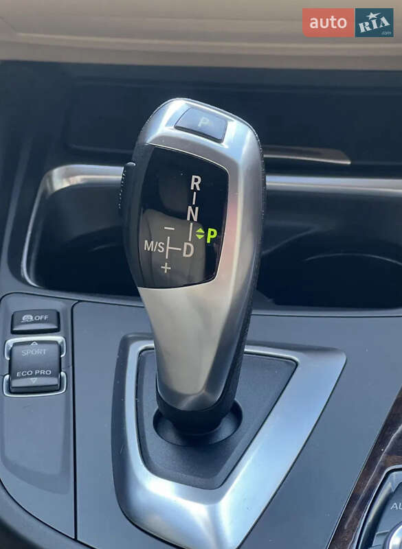 Седан BMW 3 Series 2015 в Києві