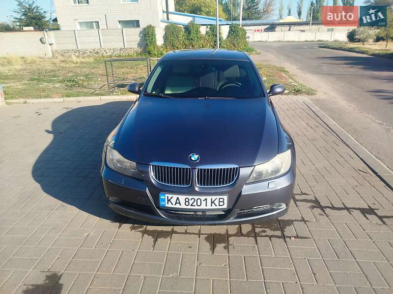 Седан BMW 3 Series 2005 в  фото Седан BMW 3 Series 2005 в