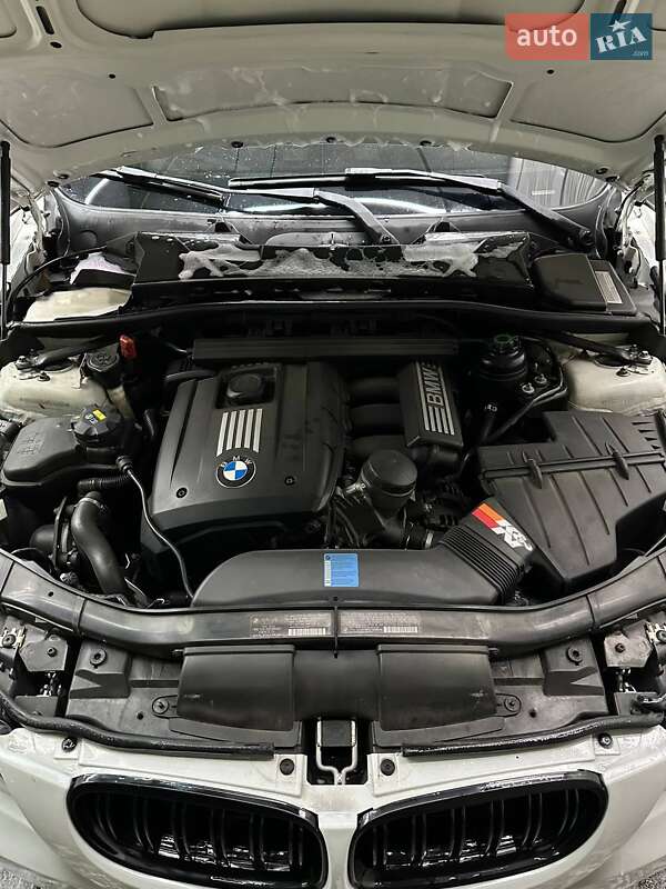 Седан BMW 3 Series 2010 в Тернополе