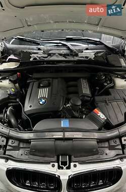 Седан BMW 3 Series 2010 в 