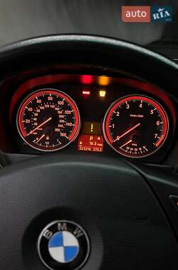 Седан BMW 3 Series 2010 в 
