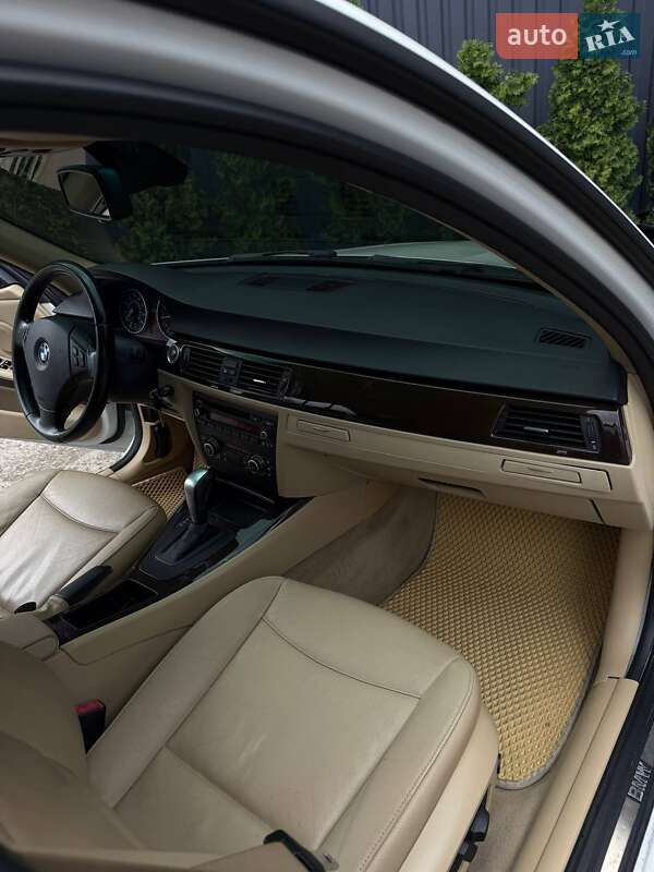 Седан BMW 3 Series 2010 в Тернополе
