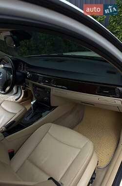 Седан BMW 3 Series 2010 в 
