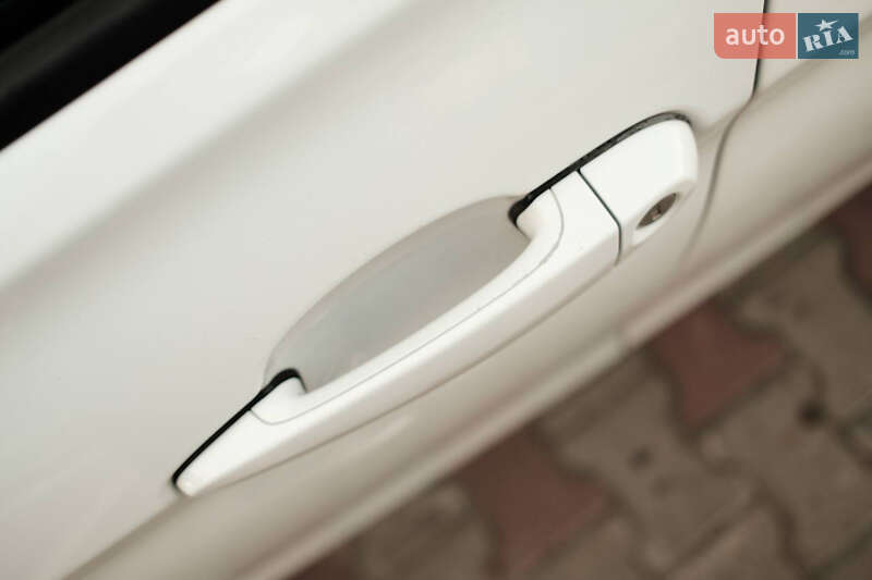 Седан BMW 3 Series 2014 в Киеве