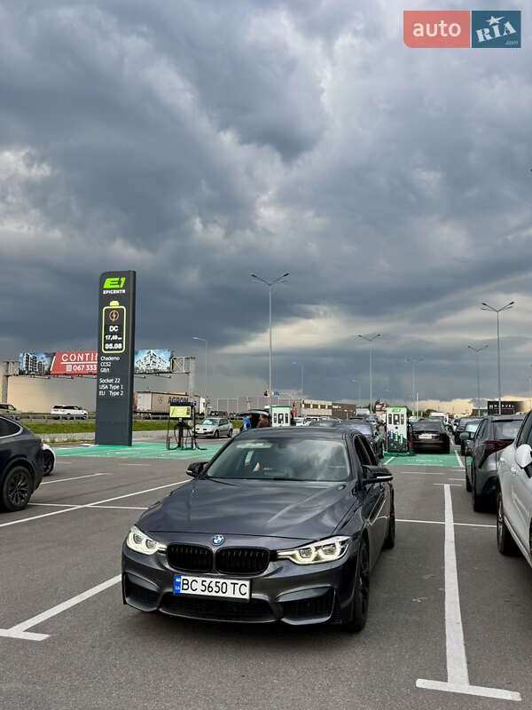 Седан BMW 3 Series 2015 в Львове
