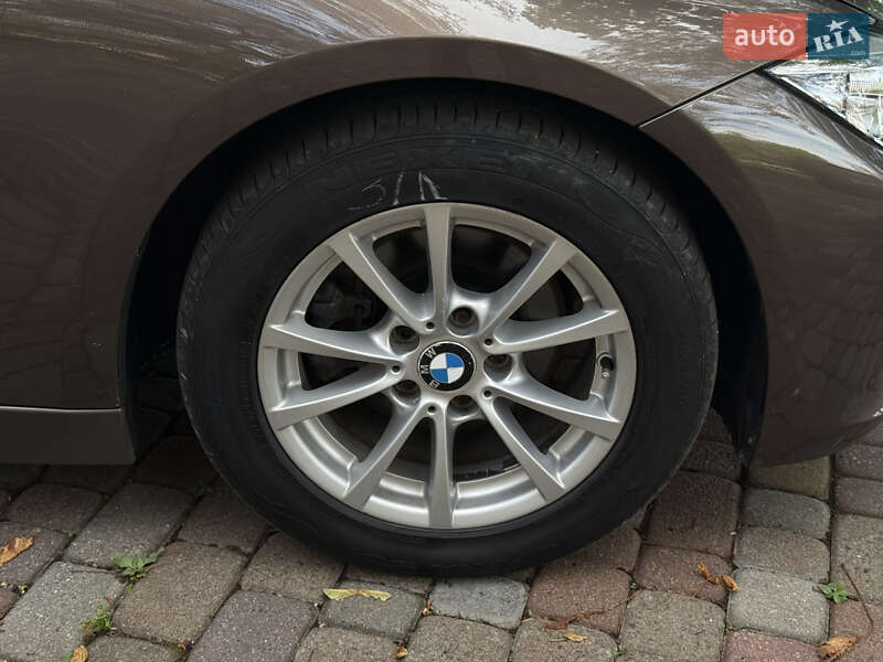 Седан BMW 3 Series 2012 в Тячеве фото 19 Седан BMW 3 Series 2012 в Тячеве