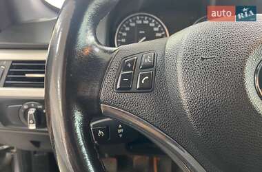 Купе BMW 3 Series 2011 в 