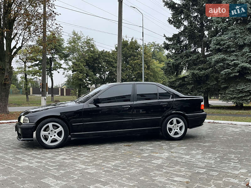 Купе BMW 3 Series 1992 в Смілі