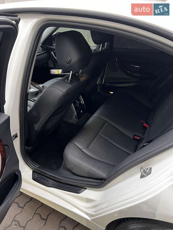 Седан BMW 3 Series 2014 в Львове