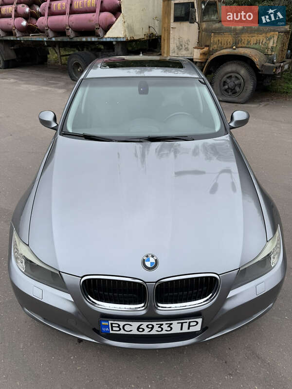Седан BMW 3 Series 2011 в Шептицькому