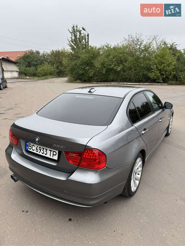 Седан BMW 3 Series 2011 в Шептицькому