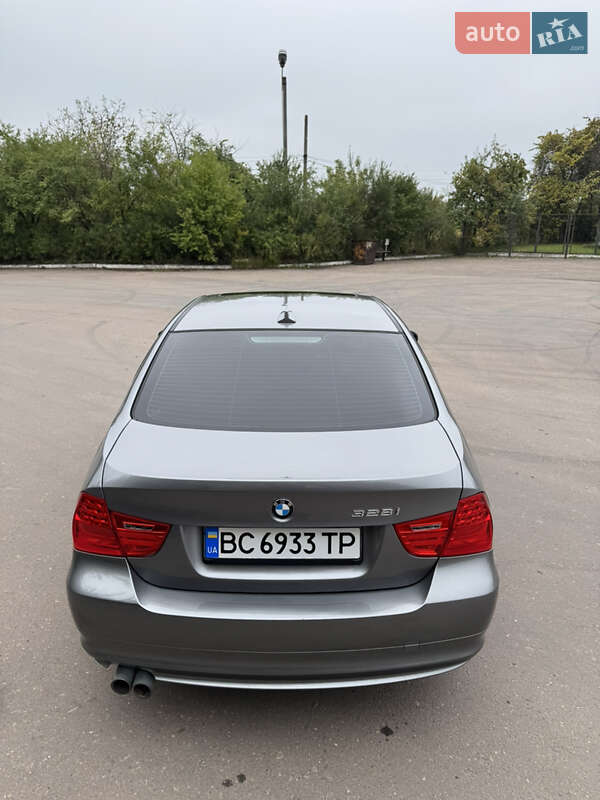 Седан BMW 3 Series 2011 в Шептицькому