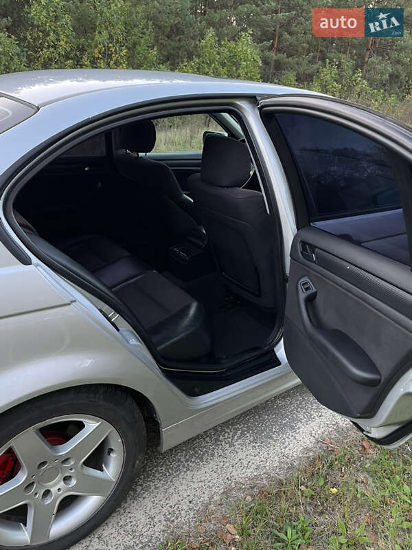 Седан BMW 3 Series 2002 в Дубровице