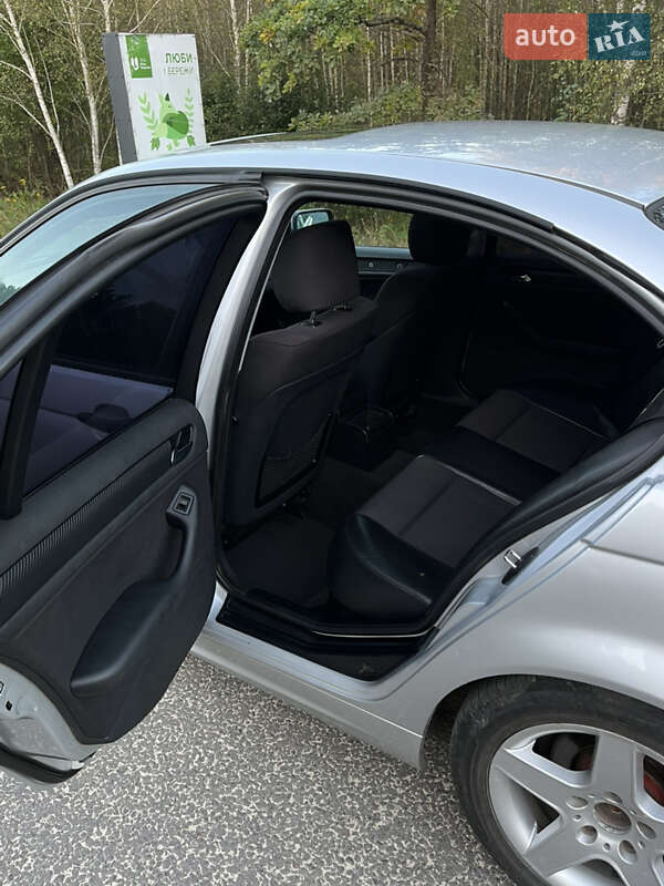 Седан BMW 3 Series 2002 в Дубровице